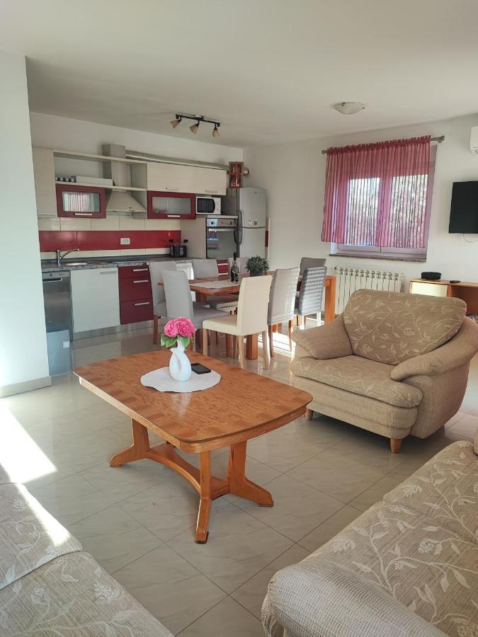 Villa Maya Liznjan Bagian luar foto