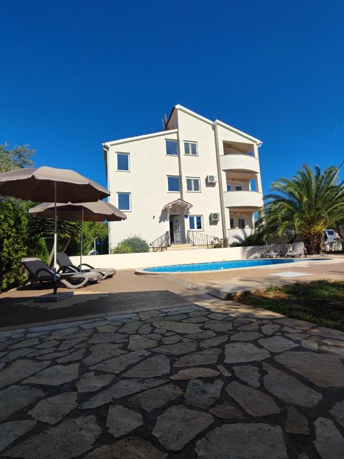 Villa Maya Liznjan Bagian luar foto